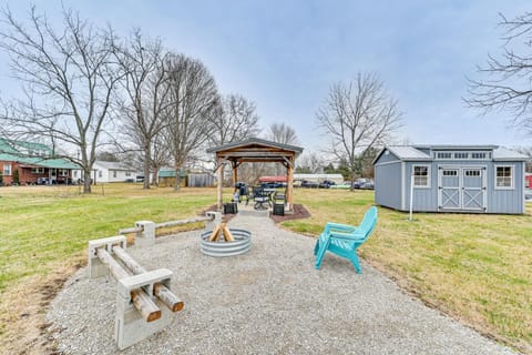 Charming Cave City Vacation Rental with Fire Pit! House in Kentucky