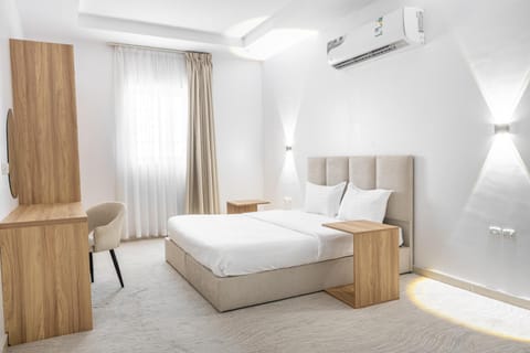 Bed, Photo of the whole room, Bedroom, air conditioner