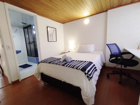 Bed, Seating area, Bedroom, towels