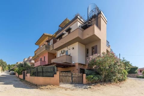 Villetta caposchiera con giardino a Villasimius Villa in Villasimius