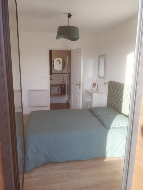 Bathroom, Photo of the whole room, Bedroom