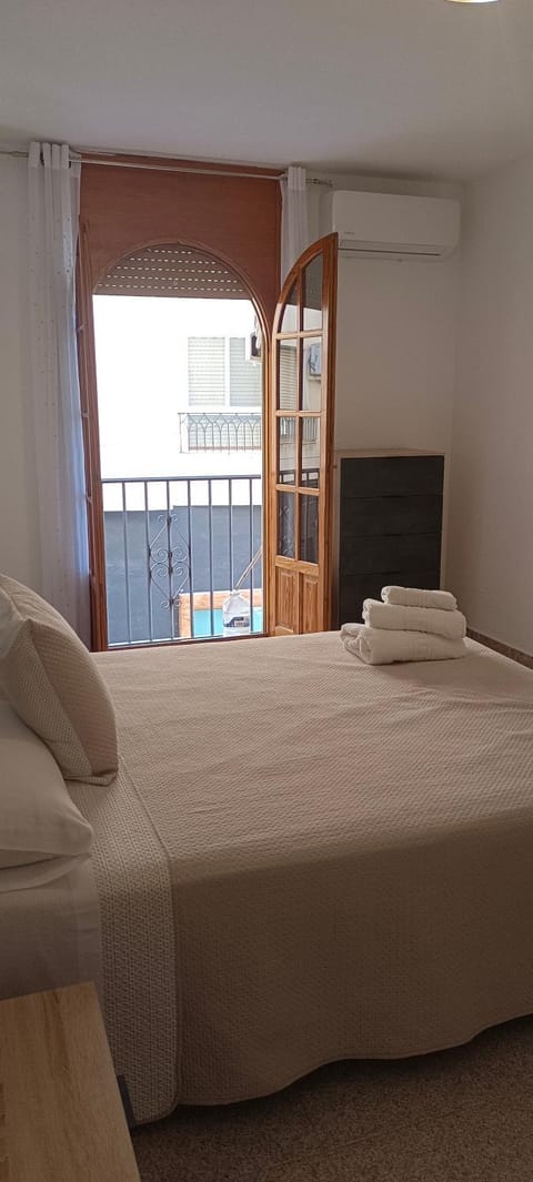 Bed, View (from property/room), Balcony/Terrace, Bedroom