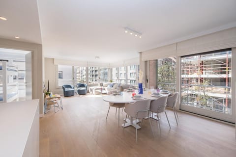 Living room, Seating area, Dining area