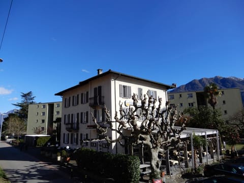 Property building, Neighbourhood, Natural landscape, Street view