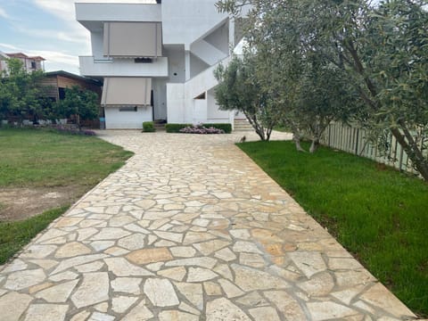 Ergys Apartments Apartment in Ksamil