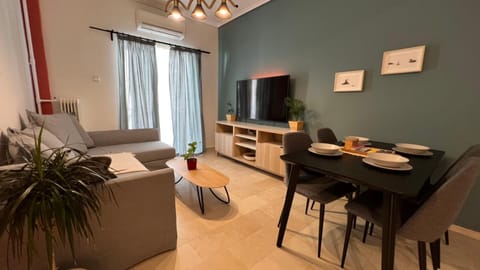 TV and multimedia, Living room, Seating area, Dining area, Evening entertainment