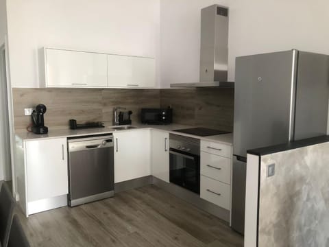 Coffee/tea facilities, Kitchen or kitchenette, dishwasher, minibar, pet friendly, stove