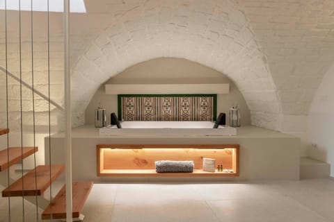 Bathroom, Swimming pool