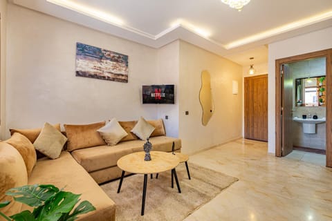 TV and multimedia, Kitchen or kitchenette, Living room, Seating area