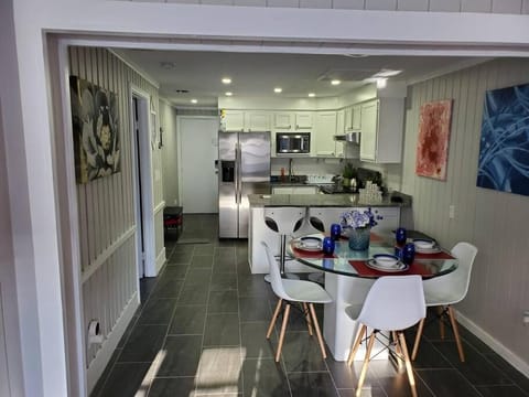 Beautiful cottage near Lake Louisa & mins from Disney, Vehicle Rental Available House in Clermont