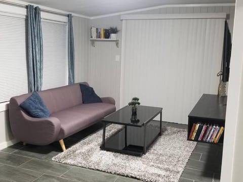 Beautiful cottage near Lake Louisa & mins from Disney, Vehicle Rental Available House in Clermont