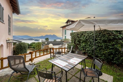 Garden, Garden view, Lake view