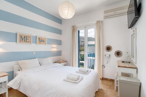 Living room, Bedroom