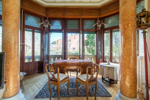 Seating area