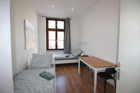 Bed, Photo of the whole room, Seating area, Bedroom, hair dresser