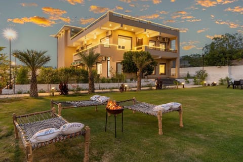 Property building, Garden, Balcony/Terrace