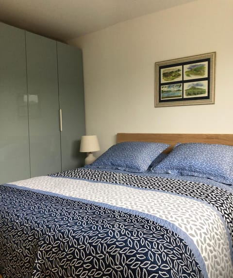 Property building, Photo of the whole room, Bedroom