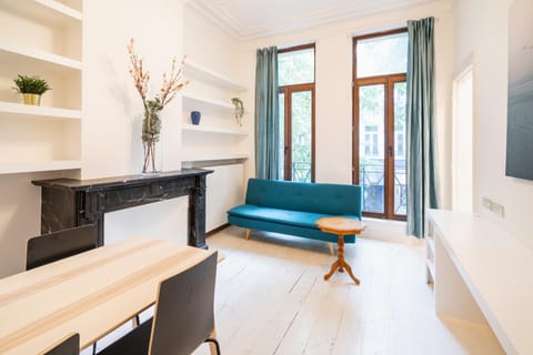 Seating area, Dining area