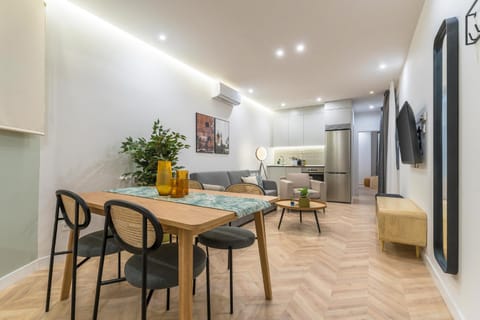 Seating area, Dining area, kitchen