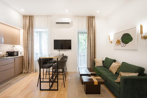 TV and multimedia, Living room, Dining area