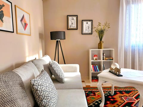 Library, Living room, Seating area