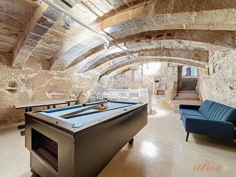 Billiard, Billiard, Game Room, Game Room, Seating area