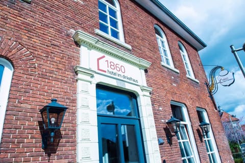 Property building, Logo/Certificate/Sign, Street view