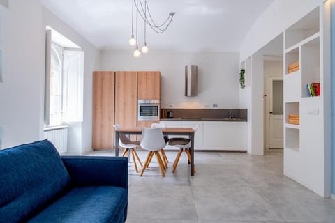 Kitchen or kitchenette, Living room, Seating area, Dining area, pet friendly