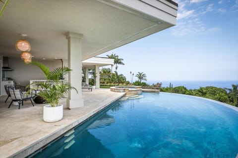 Puuwai Alii Estate House in Holualoa