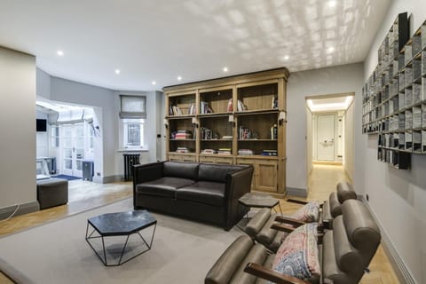 Communal lounge/ TV room, Living room