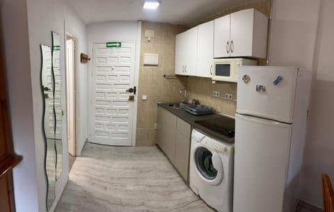 Sunny Apartment at Benal Beach Resort 4 Pools, Water Slides Steps from Beach Apartment in Benalmadena