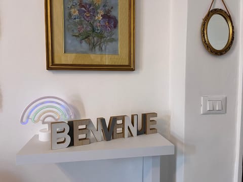 Lobby or reception, Decorative detail