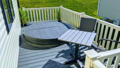 Patio, Hot Tub, Seating area