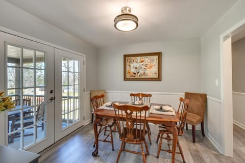 Georgia Getaway with 2-Story Dock By Lake Hartwell House in Reed Creek