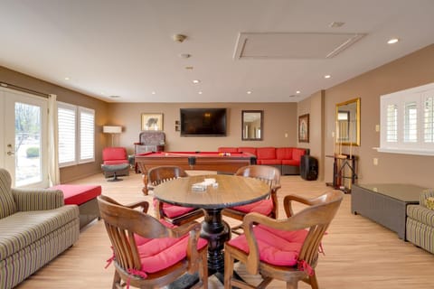 15 Mi to University of Memphis Getaway with Games House in Southaven