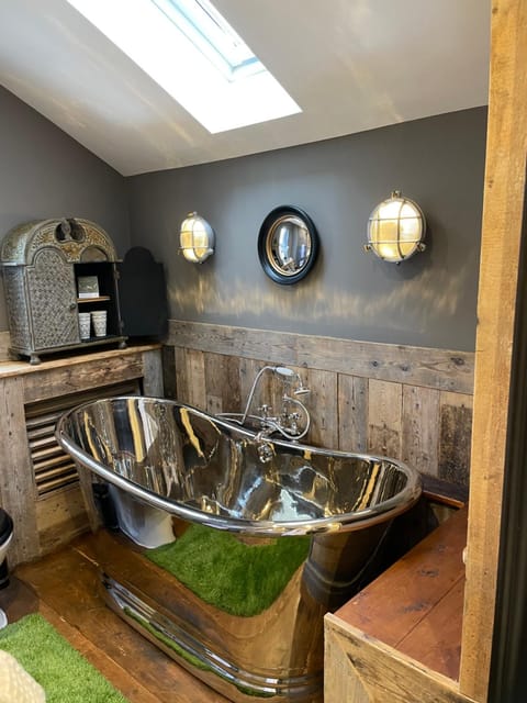 Bathroom, Bath