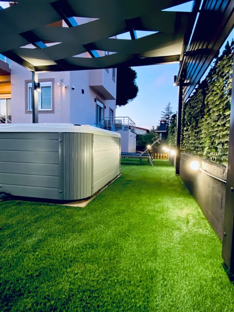 Property building, Garden, Garden view