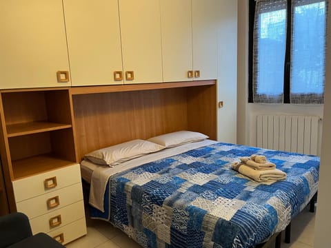 Bedroom, wardrobe