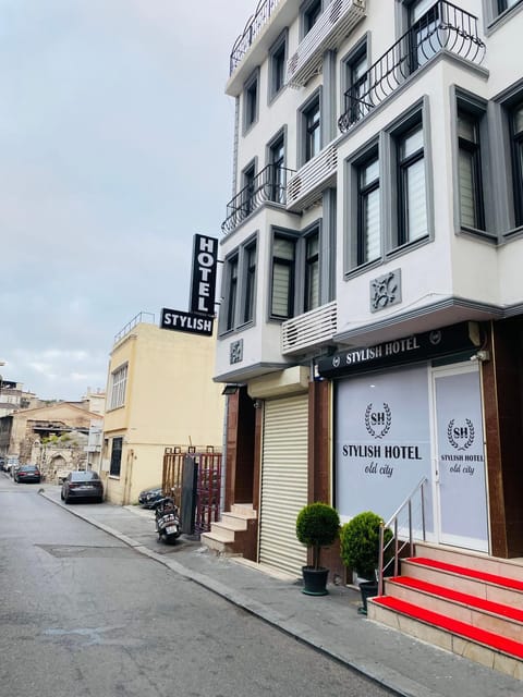 Property building, Neighbourhood, Street view, Location