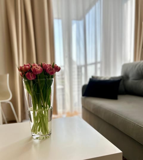 Photo of the whole room, Decorative detail