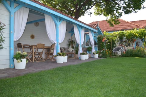 Day, Dining area, Garden view