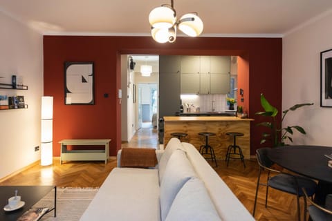 Communal lounge/ TV room, Kitchen or kitchenette, Living room, Lounge or bar, Seating area, Dining area, kitchen
