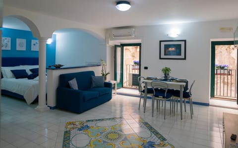 Living room, Photo of the whole room