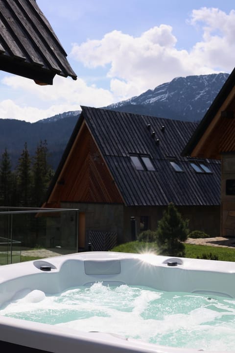 Hot Tub, Hot Tub