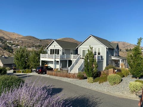 LakeView Landing #16 with Carriage House House in Chelan (In Town)