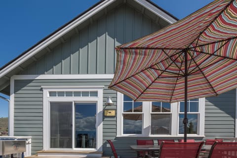 LakeView Landing #16 with Carriage House House in Chelan (In Town)