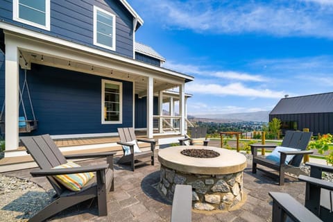 Here Comes the Sun #123 House in Chelan (In Town)