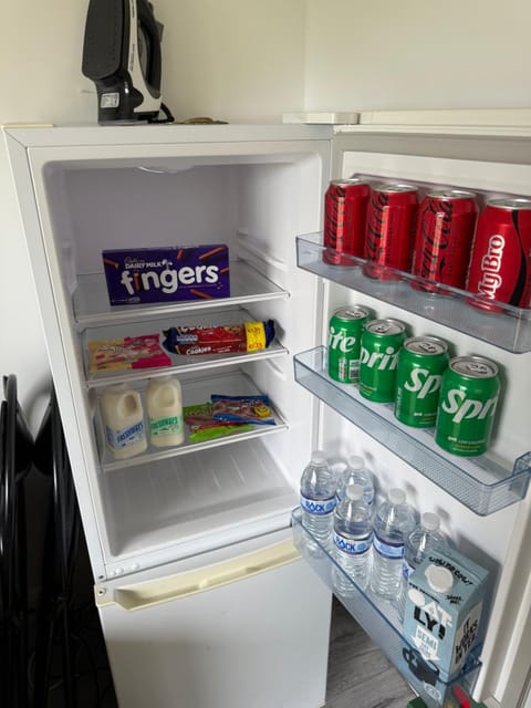 The Green Bus and the lodge Apartment in West Oxfordshire District