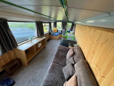 The Green Bus and the lodge Apartment in West Oxfordshire District