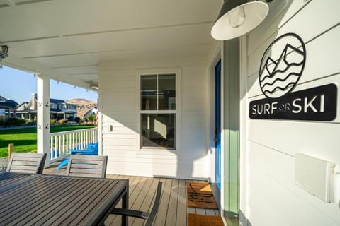Surf or Ski #115 House in Chelan (In Town)